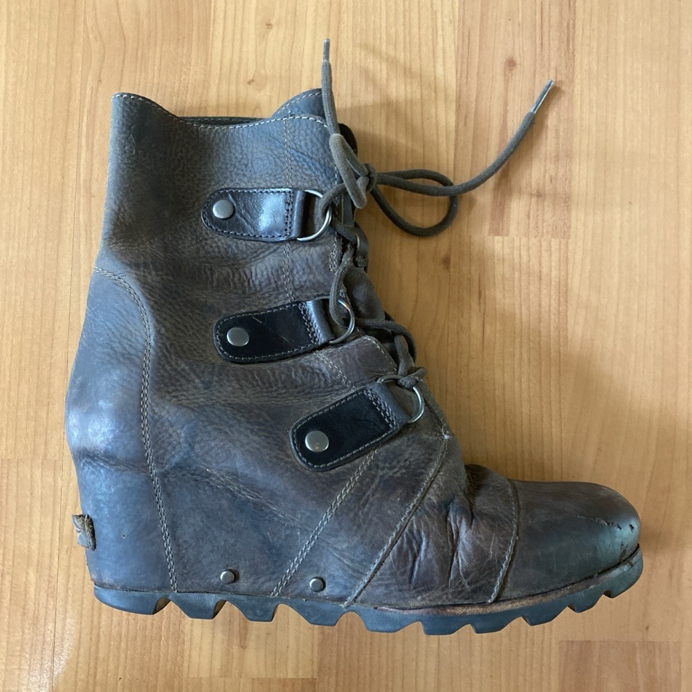Sorel Conquest Wedge Boots Womens 8 Brown Leather Lace Up NL7082-260